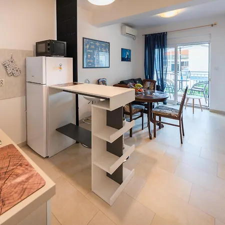 Anamaria With Seaview Apartman