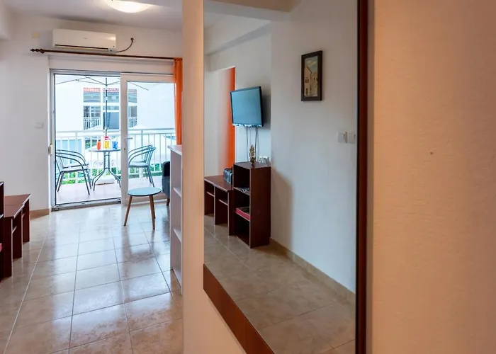 Anamaria With Seaview Apartment Petrcane