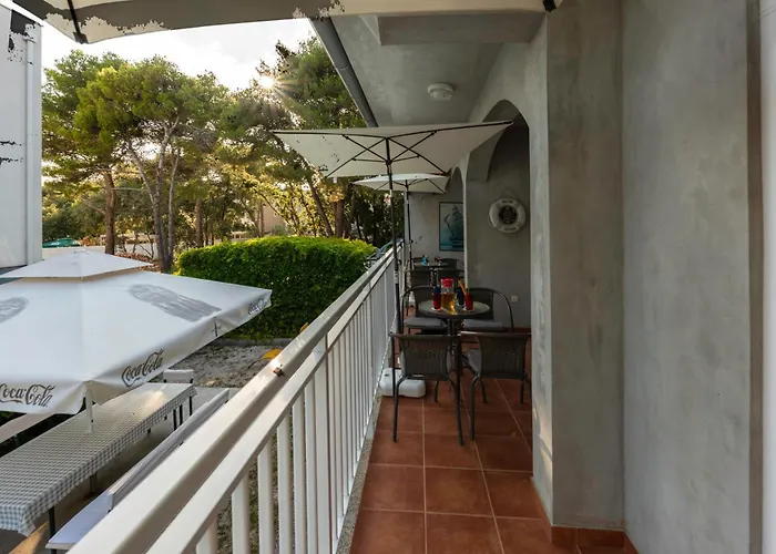 Anamaria With Seaview Apartment